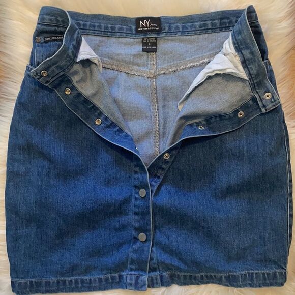 NY JEANS • jean button skirt • - Picture 7 of 8